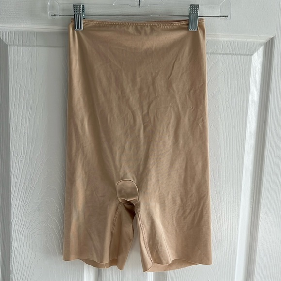 Spanx High Waist Seamless Shapewear Shorts Nude Tummy Control Med - Picture 2 of 5